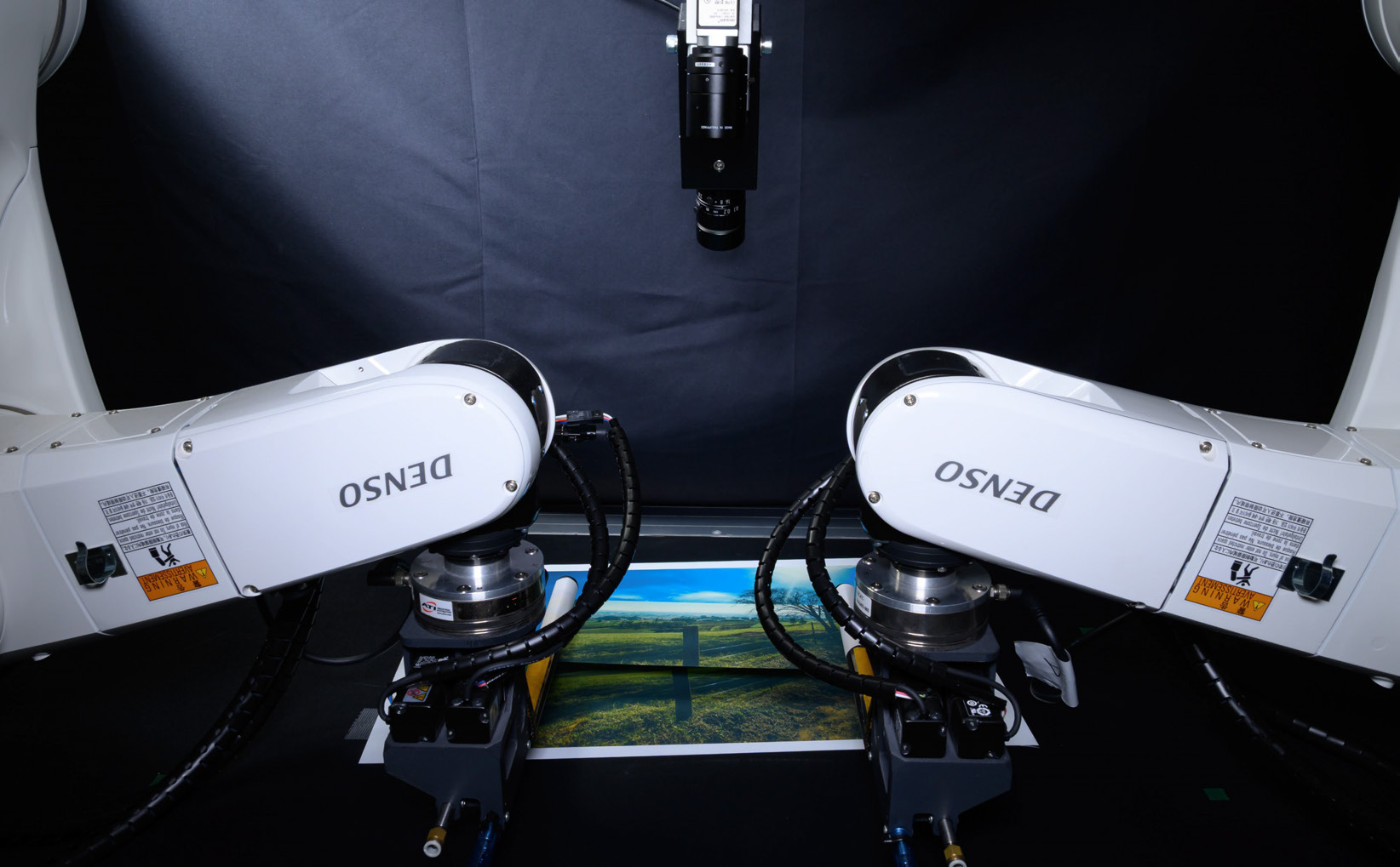 双腕ロボットによる布の柄合わせ（IEEE RA-L, 2026）